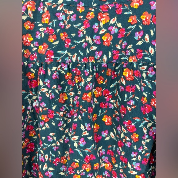 Roaman’s women’s floral green v-neck hi-low tunic. Size 12W. - Picture 3 of 6